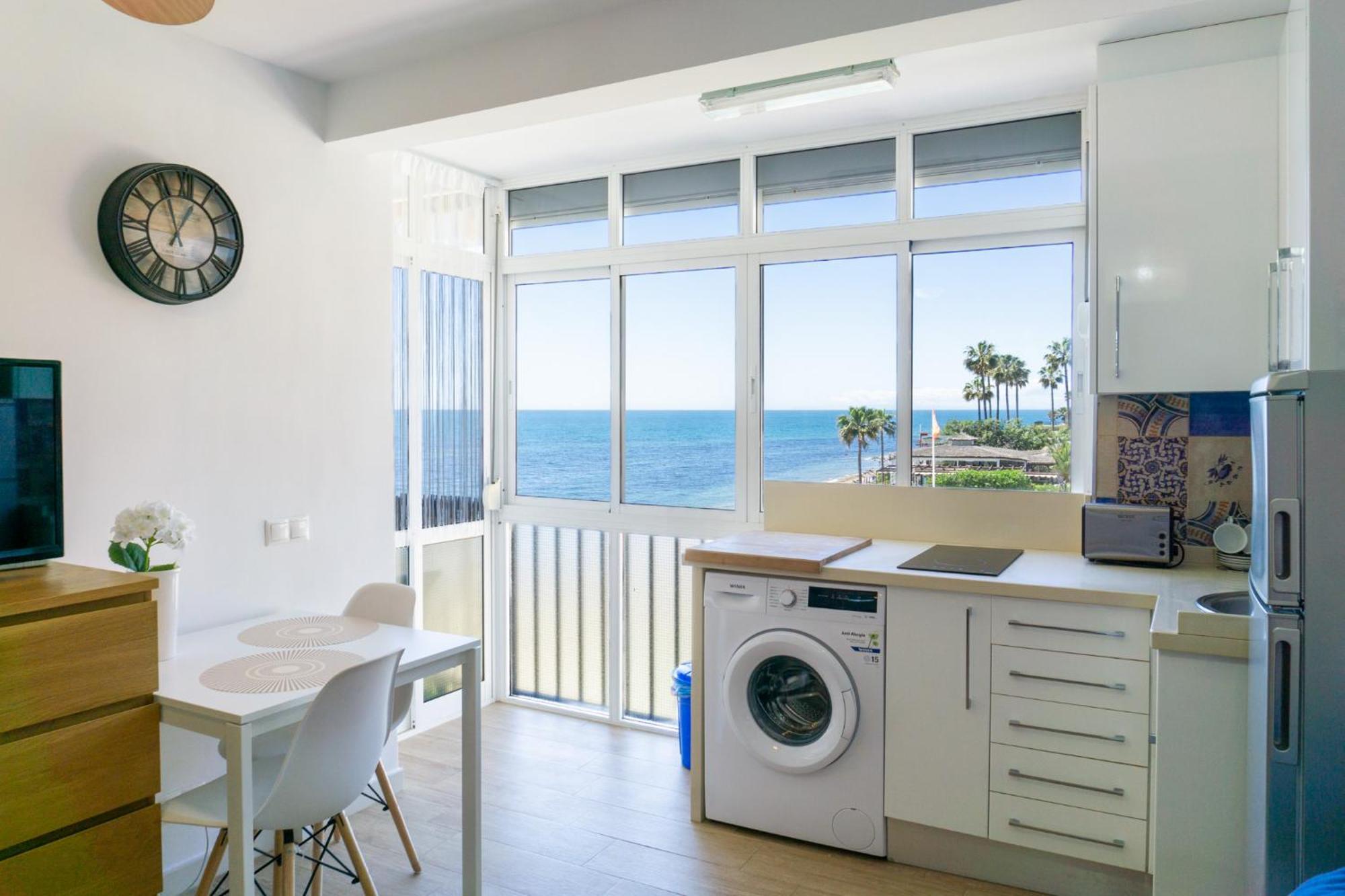 Sea Views Apartment